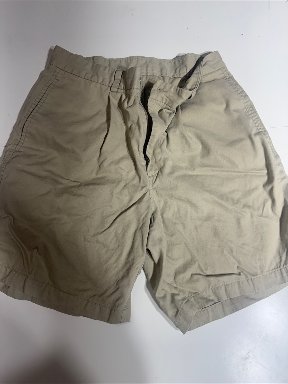 Dkny Men's Cargo Shorts in Light Tan